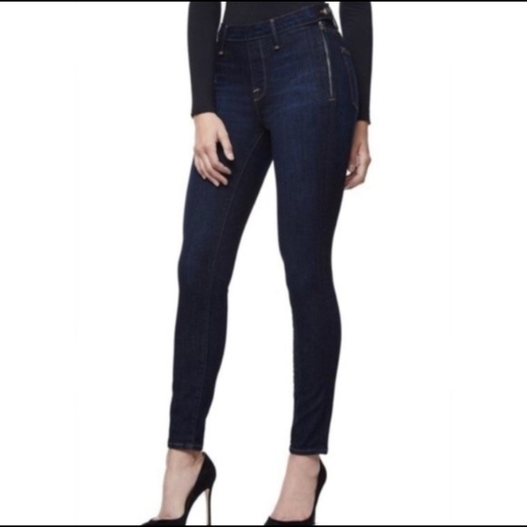 Good American Denim - NWT Good American Slim Zip High Waist Jean